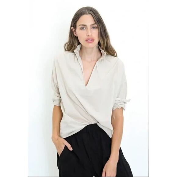A Shirt Thing Ruffle Neck Curved Hemline Penelope Cabo Top P/S - Picture 14 of 15